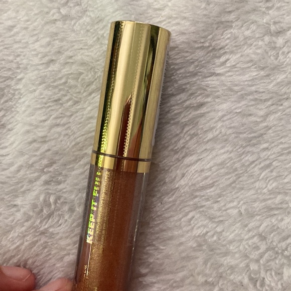 Milani Gold dust lip plumper - Picture 3 of 4